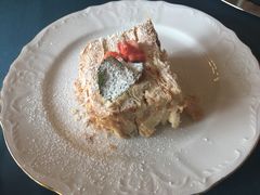 拿破仑-普希金文学咖啡馆