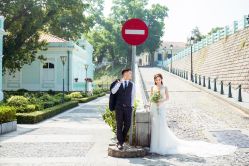-现代经典婚纱摄影