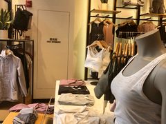 -lululemon(上海浦东IFC店)