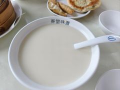 现磨豆浆-弄堂咪道-饭香·面香·馄饨香(汇锦广场店)