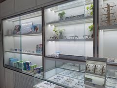 -翰佐蔡司小乐圆·依视路星趣控·暴龙眼镜折扣店