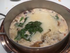 -洪氏嗨捞·猪肚鸡火锅(阳光天地店)