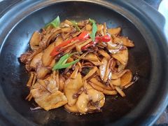 十六年经典菌皇砂锅煲-瓦库茶馆17号(海汇港店)