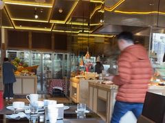 -大中华希尔顿酒店-念自助餐·嗨啤·小龙虾