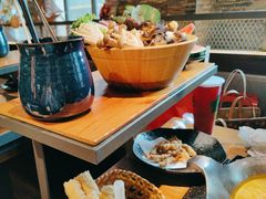 -湊湊火锅·茶憩(南京东路悦荟店)