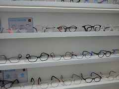-美式眼镜·授权蔡司.依视路.尼康.豪雅.明月(南翔印象城店)