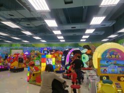 -莫莉幻想儿童乐园(郑州丹尼斯三天地店)