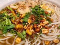 -爆炸头阿姨小四川正宗川味小吃(无任何分店)