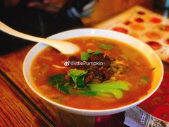 酸汤牛肉面-锅儿挑面馆