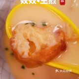 藏在弄堂里🉐人气有点旺环境有点脏的生煎包
