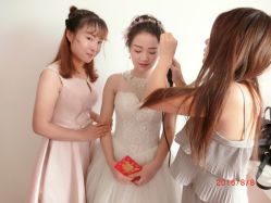 点击看大图 -艾米丽婚纱礼服