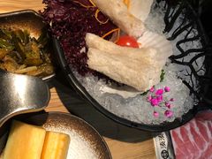 -湊湊火锅·茶憩(杭州湖滨银泰in77店)