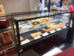 面包甜点陈列柜-上海哈尔滨食品厂(淮海中路店)