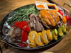 牧民烤羊腿-耶里夏丽·新疆菜·家庭聚场(百联中环购物广场店)