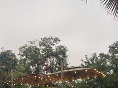 -茅草房·河畔园林火锅
