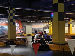 -极限PLAY运动娱乐新世界·团建派对潮玩休闲馆·室内蹦极高空游乐园