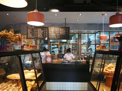 面包甜点陈列柜-Dough&Joe团憩(瑞虹天地月亮湾店)