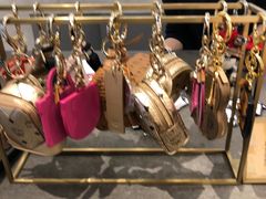-MCM(比斯特上海购物村店)