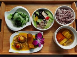 -卓玥国际月子会所(罗山路店)