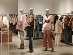 -URBAN REVIVO(西安Momopark店)