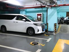 -奥特莱斯停车场