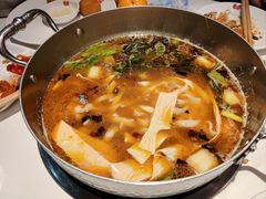 -七欣天香辣蟹火锅(闵行浦江欢乐颂店)