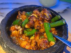 石锅杭椒牛蛙-桂满陇天书(南京德基旗舰店)