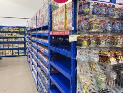 -逝水玩具折扣店
