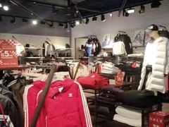 -阿迪达斯(武林银泰三叶草店)