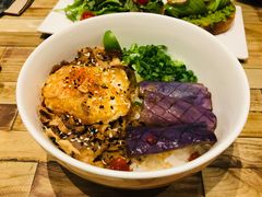 beef&nbsp;sriracha&nbsp;don-Elephant Grounds(STARSTREET)
