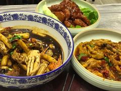 梭子蟹烧年糕-佳佳麻辣烧菜馆