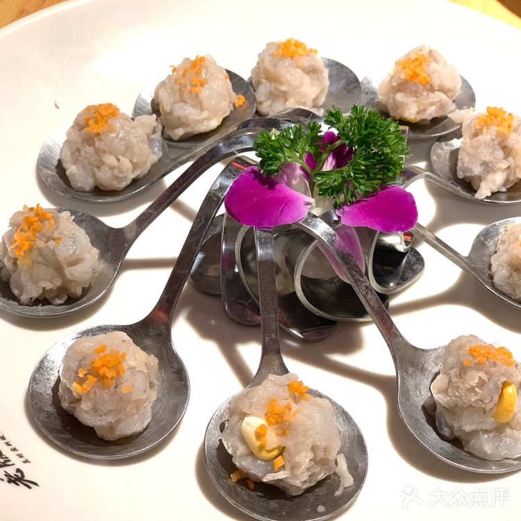 香脆长圆简直就是艺术品，免费小食有红油饺子 冰粉