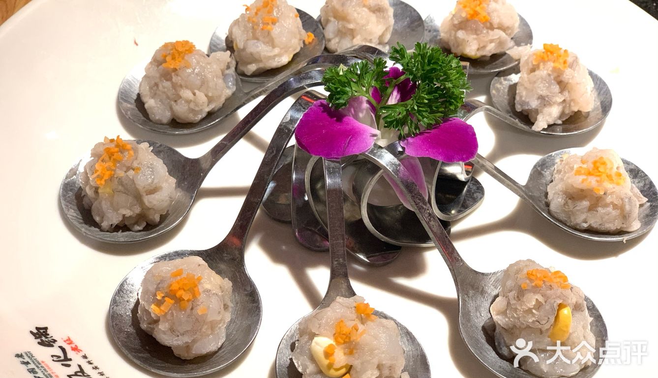 香脆长圆简直就是艺术品，免费小食有红油饺子 冰粉