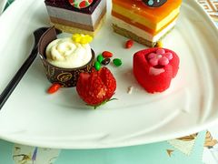 -亚洲国际大酒店·云顶阁旋转自助餐厅