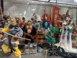 -逝水玩具折扣店