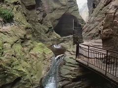 -龙潭大峡谷