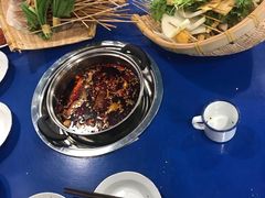 -马路边边串串香形象店(磐石路店)