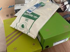 -阿迪达斯(百联徐汇商业广场运动旗舰店)