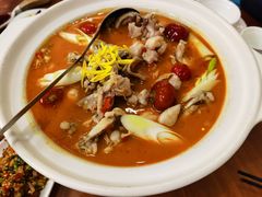 自制泡菜牛蛙锅-付掌柜在成都·热炒砂锅集(金禾店)