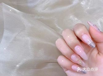 要美美的约会怎么可以放过美美的指甲！