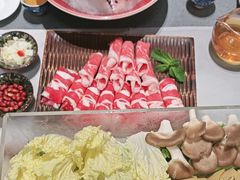 -红鼎豆捞·非遗鲍皇汤火锅(宝丰路店)