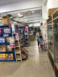 -逝水玩具折扣店