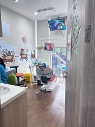 -睿宝儿科·眼科·口腔(静安大悦城门诊部)