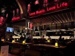 -FOUR PLAY BAR
