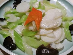 -八府香鸭·啫啫煲(华山路店)