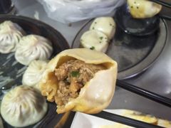 生煎包-老上海食惠裡小籠包生煎包