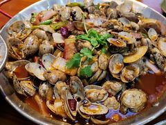 -休记光头香辣蟹干锅(绵竹店)
