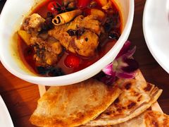 -Chom Cafe and Restaurant