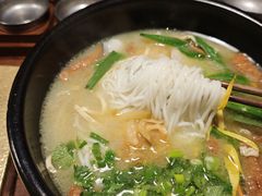 -银米·云南传统过桥米线(双廊黑金冠店)