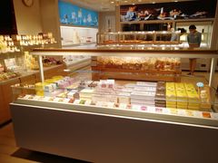 面包甜点陈列柜-好利来(欧亚商都店)